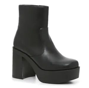 NEW Madden Girl Platform Boots